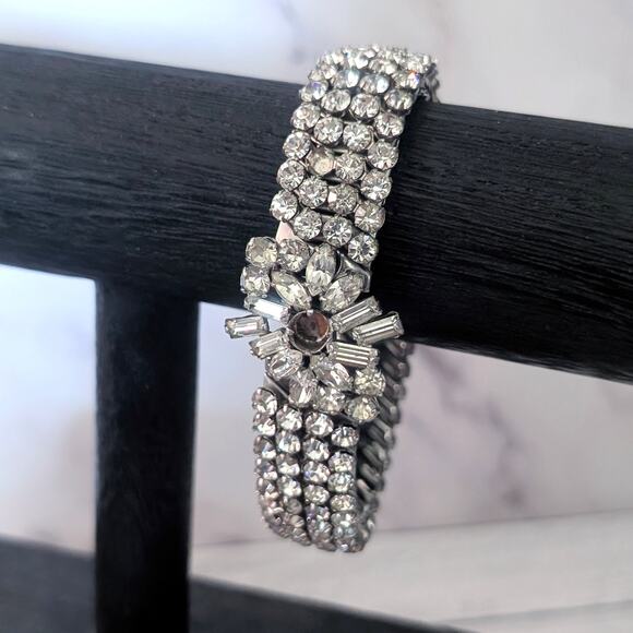 Silver Tone & Clear Gem Chunky Stretch Bracelet - Gems Missing - Picture 1 of 16